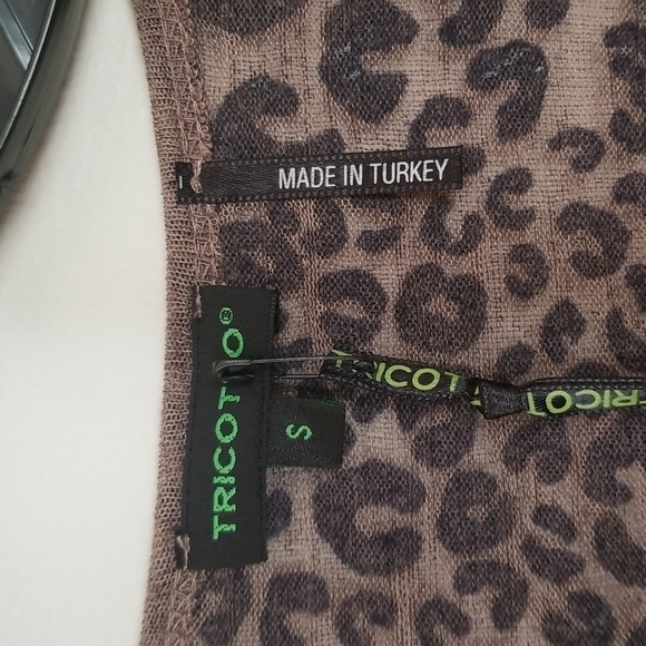 Tricotto Leopard block print tunic longsleeve NWT - Picture 5 of 6